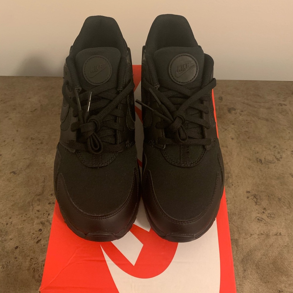 Nike men’s size 8.5 women’s 10.5‼️Ultimate comfort